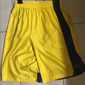 Men’s L athletic shorts (Steph Curry Under Armour)